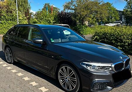 BMW 520d Touring M-Sport Paket, HUD, Adaptive LED