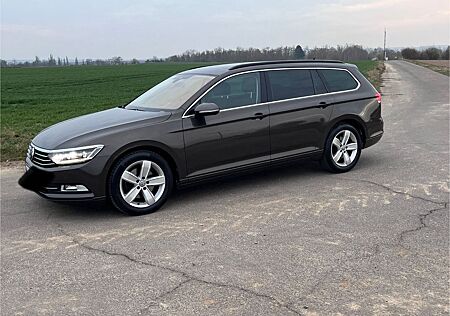 VW Passat Variant Volkswagen 2.0 TDI SCR DSG Comfortline V...