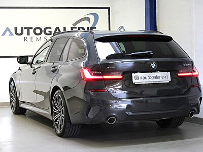 BMW 330 i xDrive M Sport*LIVE*LASER*STHZG*AHK*1.HAND