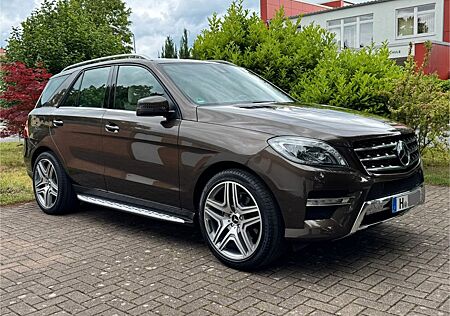 Mercedes-Benz ML 350 Edition1 /Deisgno/Scheckheft/Asisst/AHK/