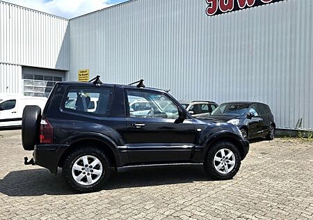 Mitsubishi Pajero DI-D 4X4 AT- TÜV 8.27 AHK KLIMAANLAGE
