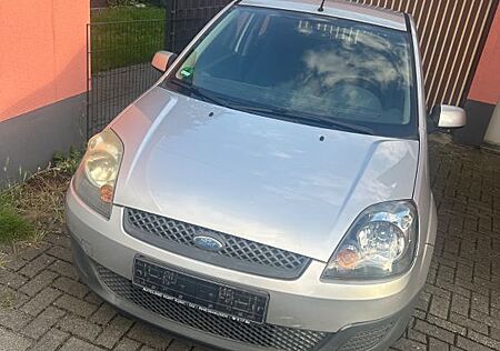 Ford Fiesta 1,3 44 kW Style Style