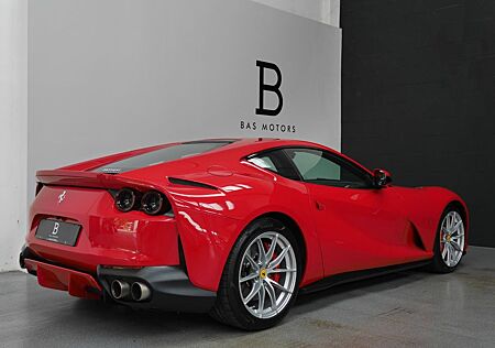 Ferrari 812 6.5 V12 Superfast DCT F1*LIFT*Deutsch*2.Hand