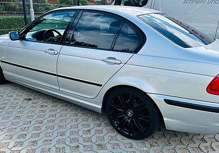 BMW 320i (JAPAN VERSION-ROSTFREI)