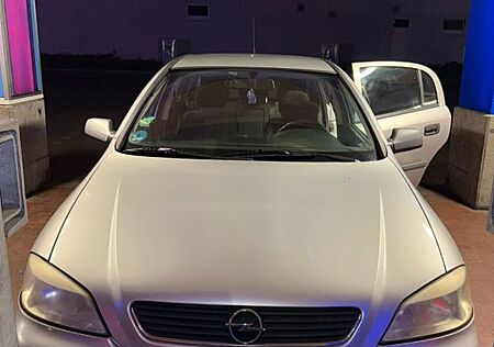 Opel Astra 1.6 Automatik -