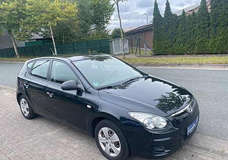 Hyundai i30 1.4 Scheckheft 1.Hand TÜV NEU