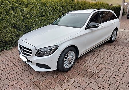 Mercedes-Benz C 180 T -Modell AVANTGARDE