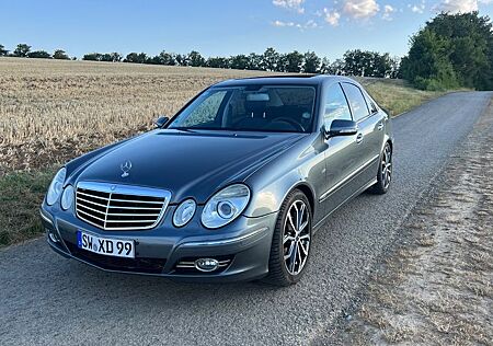 Mercedes-Benz E 230 AVANTGARDE Avantgarde