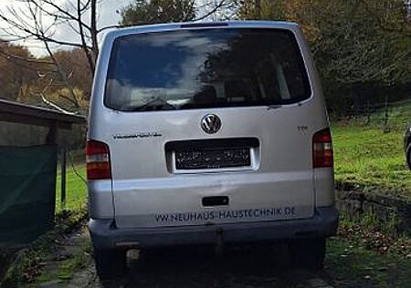 VW T5 Transporter Volkswagen - Bully sucht Schrauber /Exporteur