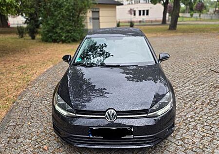 VW Golf Volkswagen 1.6 TDI SCR Trendline Trendline