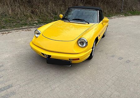 Alfa Romeo Spider 2.0 115