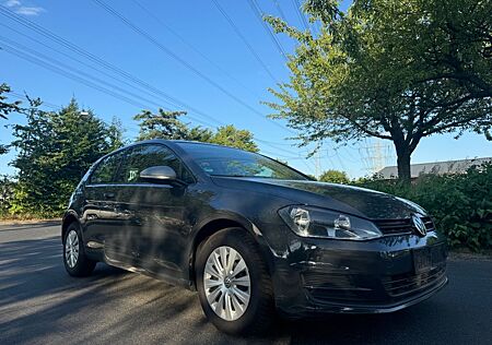 VW Golf Volkswagen VII Lim. Trendline BMT 1-HAND/SEHR SAUBER