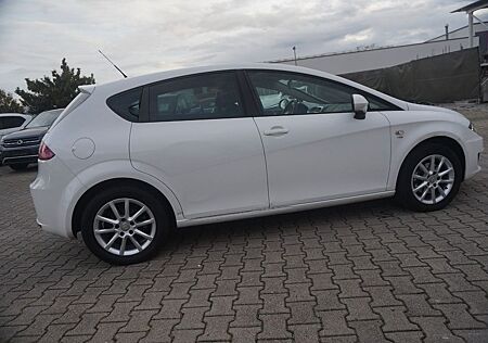 Seat Leon Ref.Copa Aut*NAV*LEDER*SHZ*PDC*Temp*Euro-5