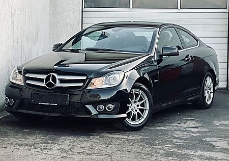 Mercedes-Benz C 180 Coupe BlueEfficiency AMG-Line*Navi*SHZ*TÜV