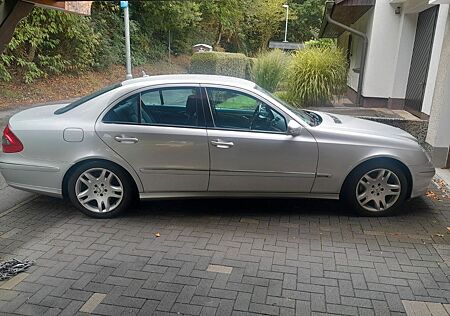 Mercedes-Benz 320
