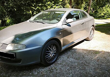 Alfa Romeo GT 1.9 JTD 16V Grau ATM 165`tkm