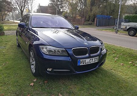 BMW 318i Touring -