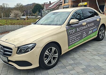 Mercedes-Benz E 220 Das Taxi E220