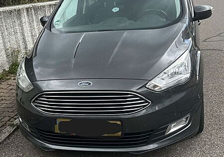 Ford Grand C-Max 1,5 EcoBoost 110kW Titanium Titanium