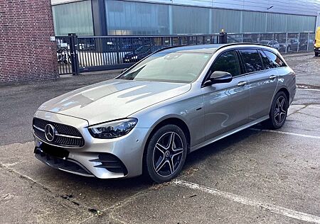 Mercedes-Benz E 300 de 4MATIC T Autom. 2xAMG Night Paket Pano