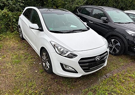 Hyundai i30 blue Passion*1.Hd*Automatik*Pano-Dach*Alu*
