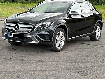 Mercedes-Benz GLA 180 SCORE! SCORE!