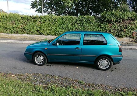 VW Golf Volkswagen 1.8 Savoy.KlimaAHK.>Oldtimer...1Hand.1A.TÜneu