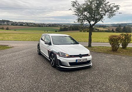 VW Golf Volkswagen 2.0 TSI DSG GTI Performance