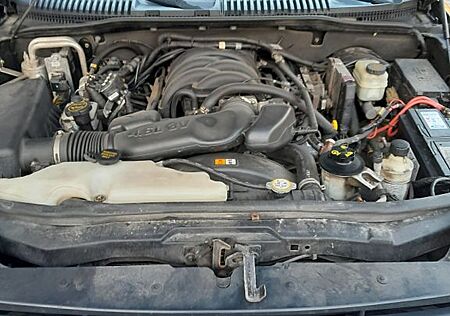 Ford Explorer XL LIMETET V8