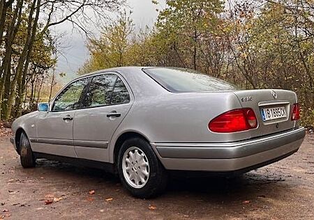 Mercedes-Benz E 230 ELEGANCE Elegance