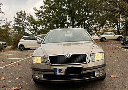 Skoda Octavia 1.6 Ambiente Ambiente