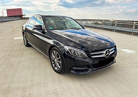 Mercedes-Benz C 200 AVANTGARDE Comand Pano Head-Up Airmatic