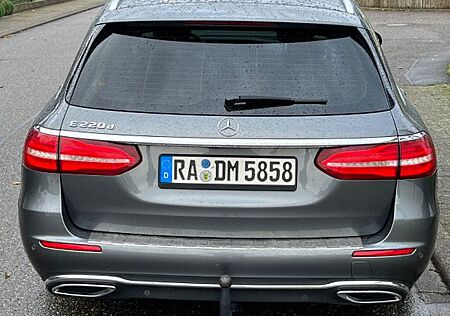 Mercedes-Benz E 220 E220d T-Modell Avantgarde