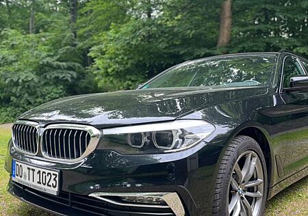 BMW 520d Touring A - Luxury Line