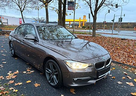 BMW 320 d xDrive Automatik / Navigation / Leder