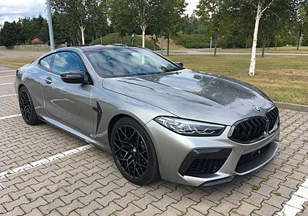 BMW M8 Competition-Carbon-B&W-Laser-Kamera360°