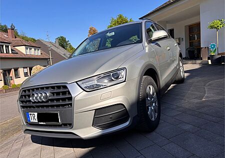 Audi Q3 1.4 TFSI ultra, Leder, Navi, Insp. Neu