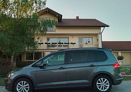 VW Touran Volkswagen 1.6 TDI SCR Comfortline BMT Comfortline