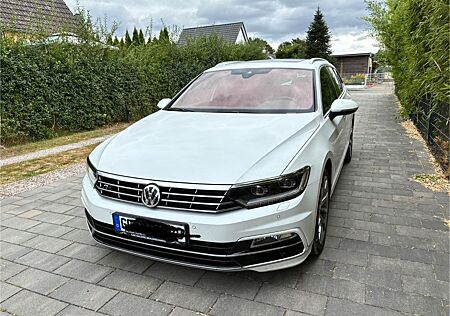 VW Passat Variant Volkswagen 2.0 TDI 140kW DSG R-Line
