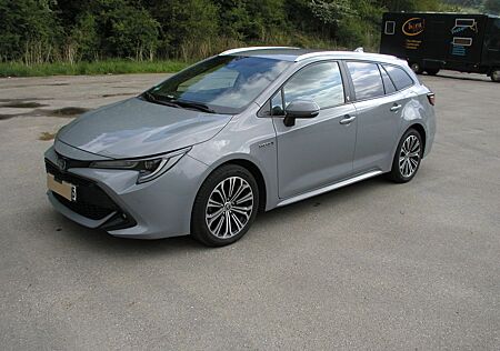 Toyota Corolla 1,8 Hybrid Team Deutschl Touring Spo...