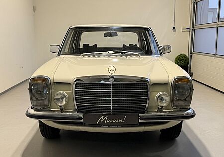 Mercedes-Benz 200 /8 schalter/Schiebedach/puristisch