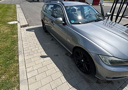 BMW 325i Touring -