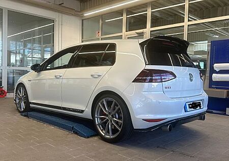 VW Golf Volkswagen 2.0 TSI DSG BMT GTI Clubsport GTI Clubsport