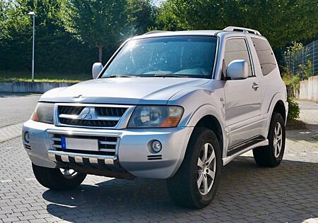 Mitsubishi Pajero 3,2 DI-D Dakar Dakar