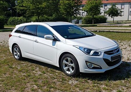 Hyundai i40 cw 1.7 CRDi Premium 100kW Automatik Premium