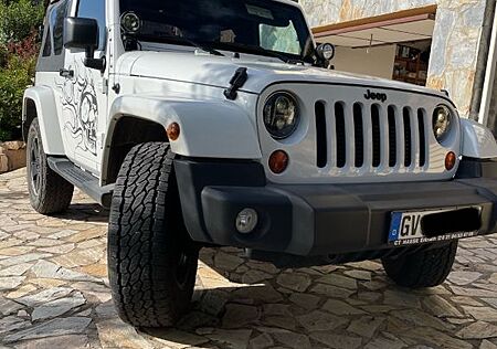 Jeep Wrangler 2.8l CRD Sahara Sahara Soft-und Hardtop