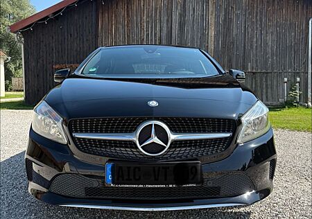 Mercedes-Benz A 180 Urban Urban, Navi, Rückfahrkamera, Sitzhei