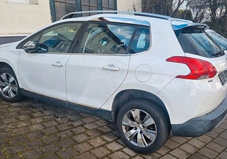 Peugeot 2008 Style BlueHDi 100 Style