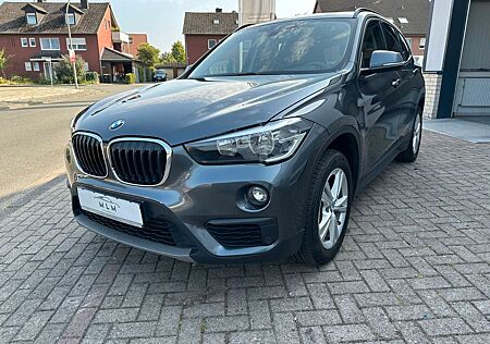 BMW X1 xDrive 20 i Advantage Automatik Panorama PDC