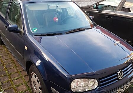 VW Golf Volkswagen 1.6 Auto Basis